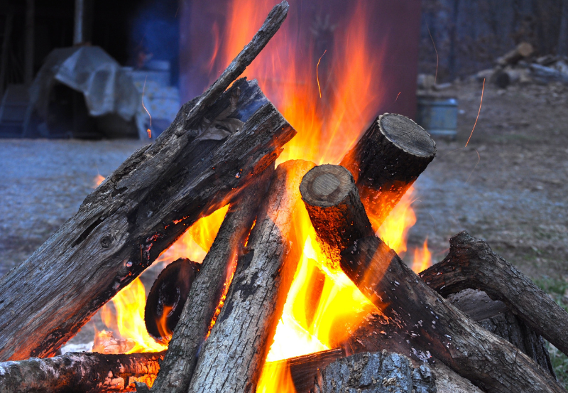 How to stay warm when you go camp